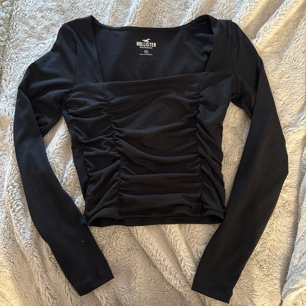 Hollister Women's Elegant Black Ruched Long Sleeve Top